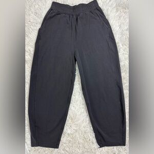LULULEMON Barrel Pants Crop High Rise Size 4 Charcoal Gray. ✨